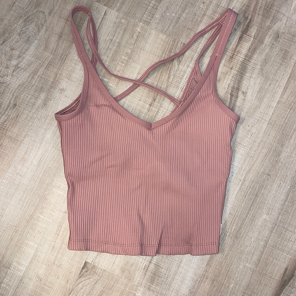 never worn VUORI cropped tank top